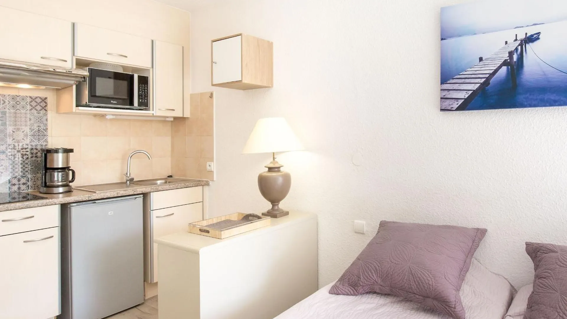 Apartment Studio Climatise Pour 3, Face Est, A 50M Plage Et Proche Commerces - Fr-1-466A-23 Saint-Raphael